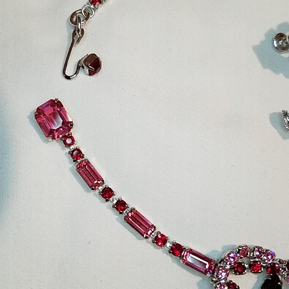 Vintage Rhinestone Jewelry - Picture 4 of 8
